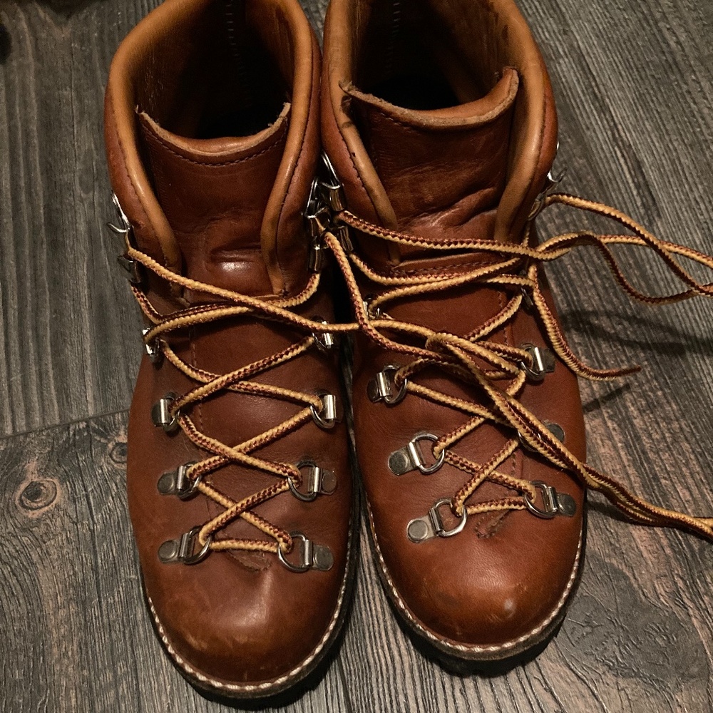 Danner Mountain Light Cascade Hiking Boots